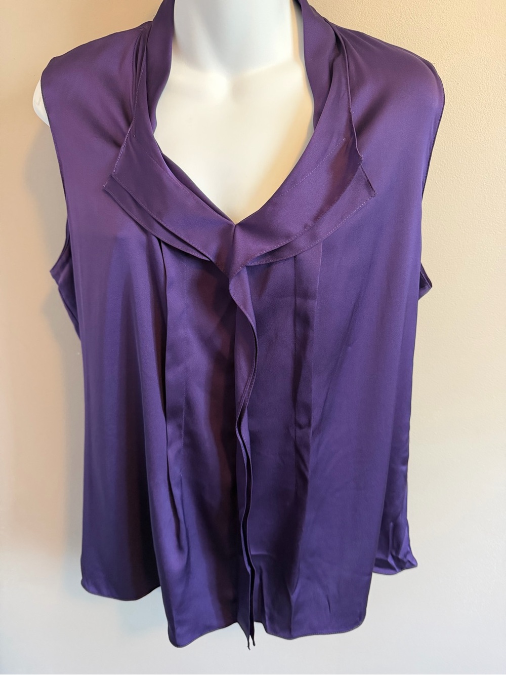 Elie Tahari Purple Stretch Silk Ruffle V-Neck Sleeveless Blouse L